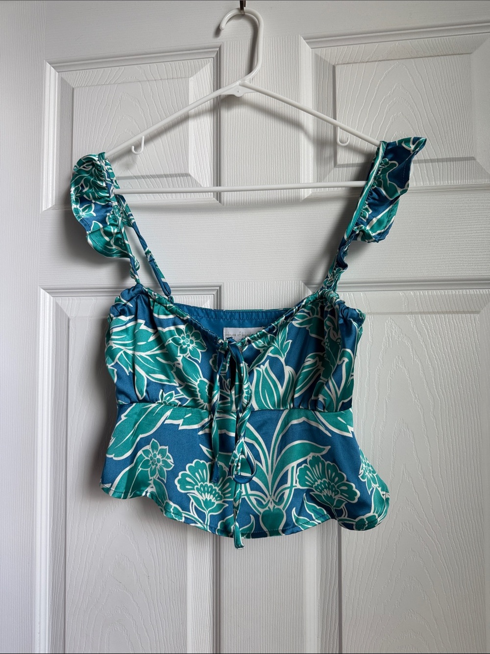 House of Harlow 1960 Teal & Aqua Floral Ruffle Strap Crop Top - Picture 1 of 3